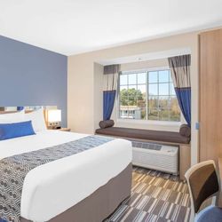 Microtel Inn & Suites by Wyndham Ocean City - Guest room