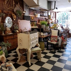 Green Plum Vintage Goods - Inside shop