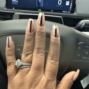 Lotus Organic Nails & Spa - I call this the cat eye' - Nail Salons Near Me - Catonsville, Maryland