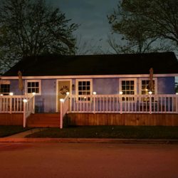 The Bluebonnet Tasting Room - Front patio