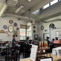 MeMe's Cafe - Interior
