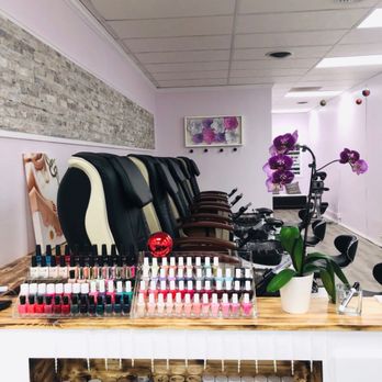 Northbrook Towne Nails - Come relax at Northbrook Towne Nails with our Organic Spa Pedicure and Manicure with your family and friends. - Nail Salons Near Me - Northbrook, Illinois