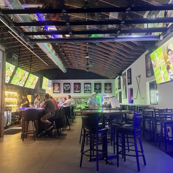 Zamboni’s - Interior - Sports Bars Near Me - East Dundee, Illinois