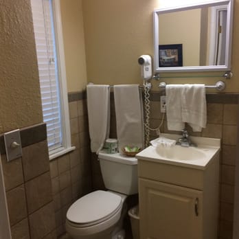 Travelers Inn - Cute and clean bathroom - Hotels Near Me - Williams, California Travelers Inn - Cute and clean bathroom - Hotels Near Me - Williams, California