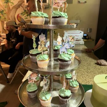 Safari Run - cupcake tier holder staff provided for use - Party & Event Planning Near Me - San Mateo, California Safari Run - cupcake tier holder staff provided for use - Party & Event Planning Near Me - San Mateo, California