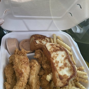 Raising Cane's Chicken Fingers - Caniac Combo no slaw. - Fast Food Near Me - Carson, California Raising Cane's Chicken Fingers - Caniac Combo no slaw. - Fast Food Near Me - Carson, California