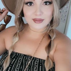 Plump Beauty Bar Needle-less Lip Injections