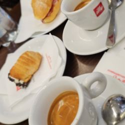Nuovo Caffè Greco - Morning vibes.