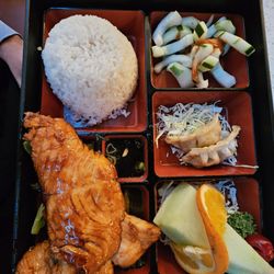 Osaka Japanese Steakhouse & Sushi Bar