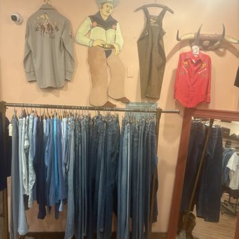 Gator's Vintage - Used, Vintage & Consignment Near Me - Los Angeles, California Gator's Vintage - Used, Vintage & Consignment Near Me - Los Angeles, California