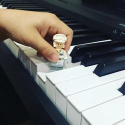 SunShine Music - This LEGO person found the G!