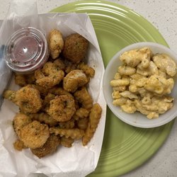 Cajun On the Go Food Truck & Catering - Fried shrimp plate with a side of spicy Mac and cheese.