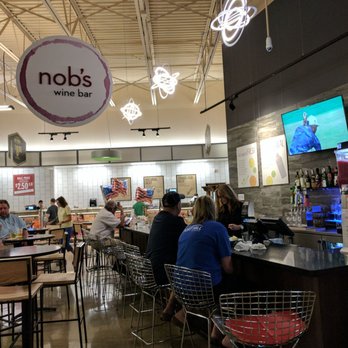 Mariano's - Wine bar! - Grocery Near Me - Naperville, Illinois
