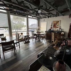 PB&J with Tay - Inside seating area