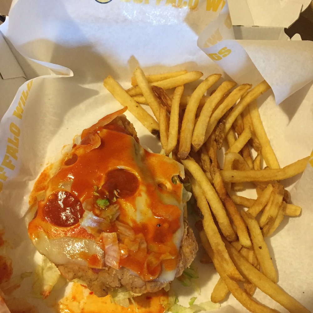 Buffalo Wild Wings - Over priced and underwhelming bar food. - Chicken Wings Near Me - Sevierville, Tennessee