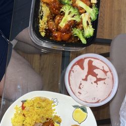 Dragon And Phoenix - B8. General Tso's Chicken Dinner and crab rangoons