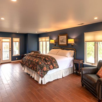 Point Reyes Country Inn - Bed & Breakfast Inn Room 4: King bed (or two twins), with two private balconies, bathroom with heated floor. - Guest Houses Near Me - Point Reyes Sta, California Point Reyes Country Inn - Bed & Breakfast Inn Room 4: King bed (or two twins), with two private balconies, bathroom with heated floor. - Guest Houses Near Me - Point Reyes Sta, California