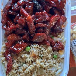 Keilly Chinese Restaurant - C8. Boneless Spare Ribs Combo Plate w veggie fried rice instead of pork.