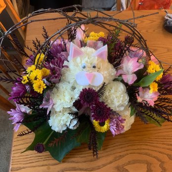 Specialty Floral Design - Purrfect Kitty Cat Flower Arrangement - Standard Arrangement - Florists Near Me - Olympia, Washington Specialty Floral Design - Purrfect Kitty Cat Flower Arrangement - Standard Arrangement - Florists Near Me - Olympia, Washington