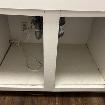 Lake Vue Apartments - Kitchen underneath how clean I left it - Apartments Near Me - Clute, Texas
