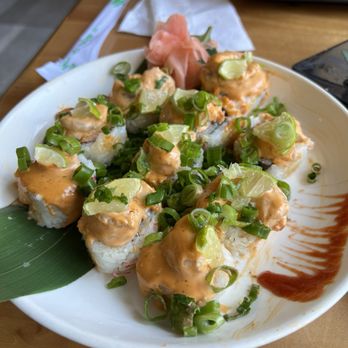 La Postal Teriyaki & Sushi - Lyn may roll - Sushi Bars Near Me - Tijuana, BCN