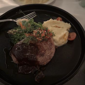 River Café - Filet med rare - Mexican Near Me - Puerto Vallarta, JAL River Café - Filet med rare - Mexican Near Me - Puerto Vallarta, JAL