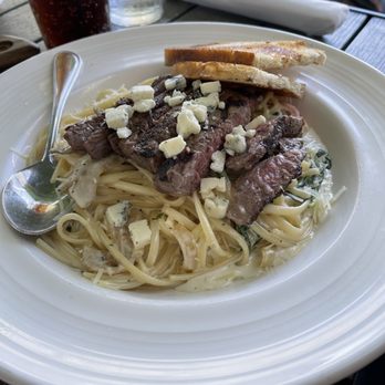 Foster's Kitchen Waikoloa - Steak Pasta - American Near Me - Waikoloa, Hawaii