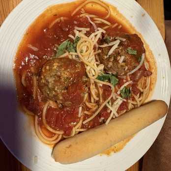 Frisky Otter Pub and Eatery - Spaghetti and meatballs - Pubs Near Me - Ely, Minnesota