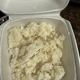 Está poco de arroz por casi $4 es un robo total! Ni pedazo de arepita le pudieron poner para completar! Nunca más!