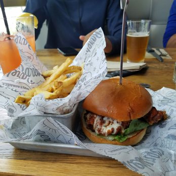 Bareburger - Plainview - Buttermilk chicken - New American Near Me - Plainview, New York