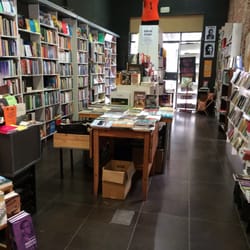 Més Fresques que un Enciam - Comparteix local amb una llibreria