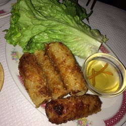 Nem - Nem nuong- deep fried spring rolls with lettuce mint and fishsauce!