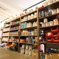 Der Wassersportladen - Sie finden hier alles, was Sie zur Sanierung eines Unterschiffs brauchen. Farben, Lacke, Abbeizer, Pinsel, Rollen und mehr.