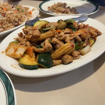 Lins Restaurant - Chicken with garlic sauce - Chinese Near Me - Moses Lake, Washington