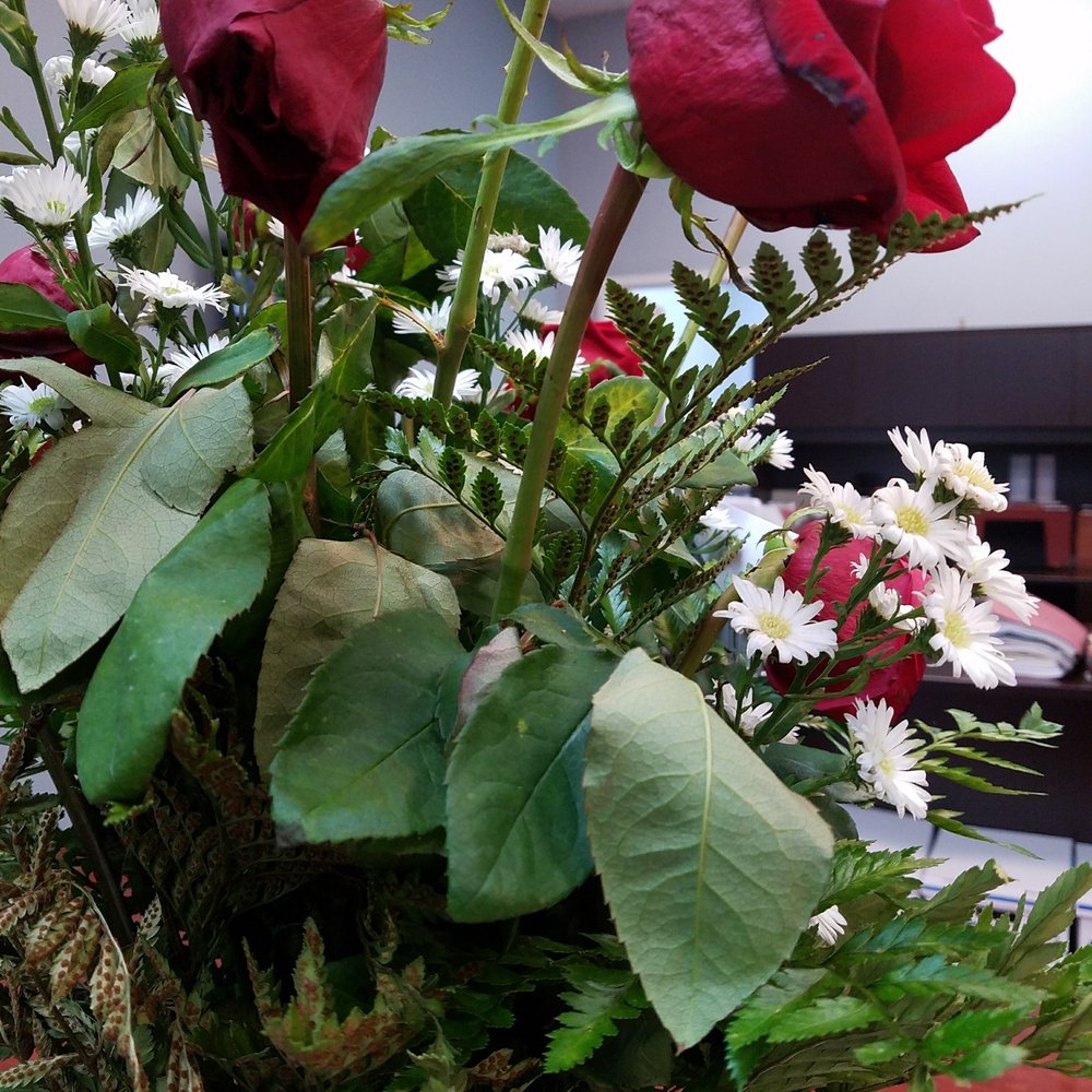 Peonies Flower Shop - This is only after 3 days of receiving the flowers. Roses And leaves were drooping and wilting. - Florists Near Me - Edinburg, Texas Peonies Flower Shop - This is only after 3 days of receiving the flowers. Roses And leaves were drooping and wilting. - Florists Near Me - Edinburg, Texas
