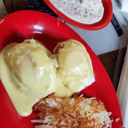 Burnt Ends Eggs Benedict