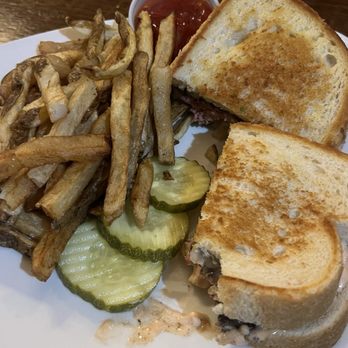 TimberCreek Tap & Table - Patty melt special - Breweries Near Me - Mercer, Pennsylvania TimberCreek Tap & Table - Patty melt special - Breweries Near Me - Mercer, Pennsylvania