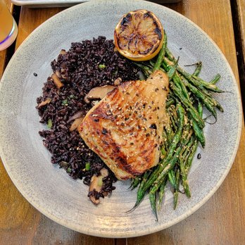 Pacific Catch - Black Miso Cod -broiled miso Alaska sablefish (wild, natural, sustainable), shiitake black rice, sesame green beans - Seafood Near Me - Cupertino, California