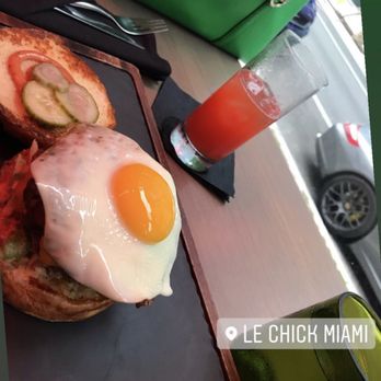 Le Chick - Burger - Cocktail Bars Near Me - Miami, Florida