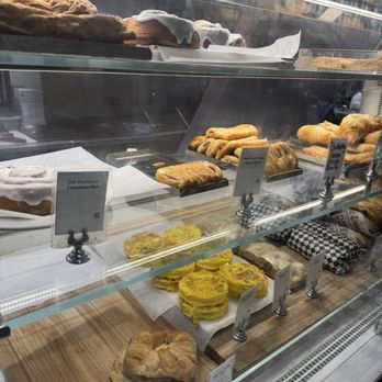 Illy Caffe - Williamsburg - Pastries! - Wine Bars Near Me - Williamsburg, Virginia