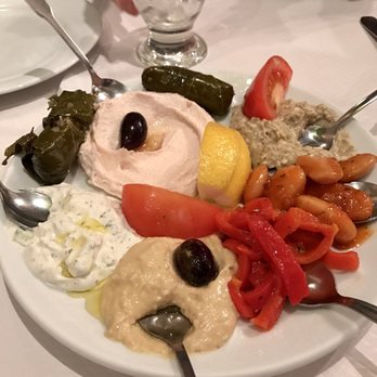 La Crête - Appetizer platter. So gooooood! - Greek Near Me - Paris, 75 La Crête - Appetizer platter. So gooooood! - Greek Near Me - Paris, 75