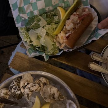 Greenpoint Fish & Lobster - Lobster roll with salad and Oysters East Coast (1 dozen) - Seafood Near Me - Brooklyn, New York Greenpoint Fish & Lobster - Lobster roll with salad and Oysters East Coast (1 dozen) - Seafood Near Me - Brooklyn, New York