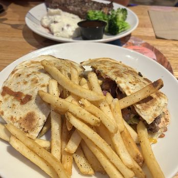 Applebee's Grill + Bar - Quesadilla Burger - Sports Bars Near Me - Southfield, Michigan Applebee's Grill + Bar - Quesadilla Burger - Sports Bars Near Me - Southfield, Michigan
