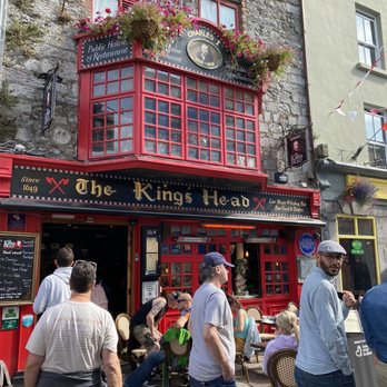 The Kings Head - Exterior - Pubs Near Me - Galway, G
