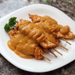 New Mayflower - Chicken skewers with satay sauce (spicy)