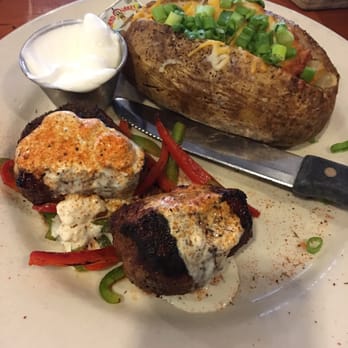 Cuzzy's Brick House - New American Near Me - Chaska, Minnesota