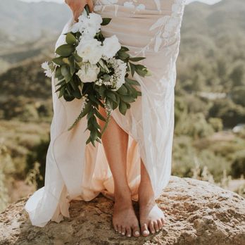 Maximum Bloomage - Maximum Bloomage Wedding at Cielo Farms in Malibu - Florists Near Me Maximum Bloomage - Maximum Bloomage Wedding at Cielo Farms in Malibu - Florists Near Me