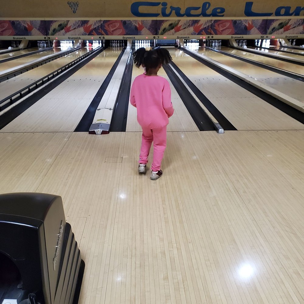 Circle Lanes - Quality Time With My Niece - Bowling Near Me - Forest Park, Illinois