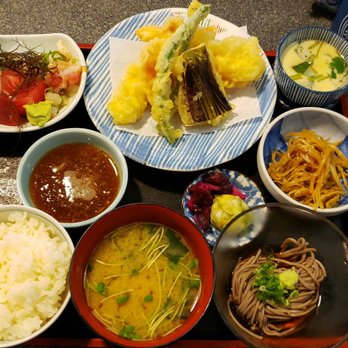 Yohei Sushi Restaurant - Sushi Bars Near Me - Honolulu, Hawaii
