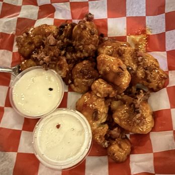 Flying Heart Brewing & Pub - 1/2 Dozen Wings this was the candied bacon flavor! Sooooo good - Beer, Wine & Spirits Near Me - Bossier City, Louisiana Flying Heart Brewing & Pub - 1/2 Dozen Wings this was the candied bacon flavor! Sooooo good - Beer, Wine & Spirits Near Me - Bossier City, Louisiana